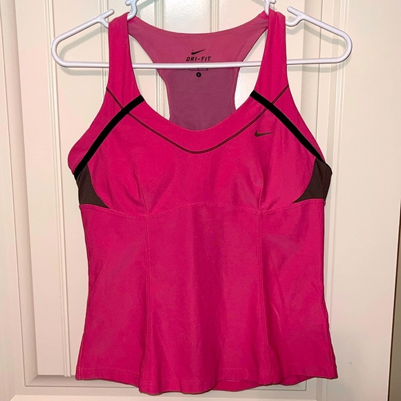 Nike - Picture 1 of 2